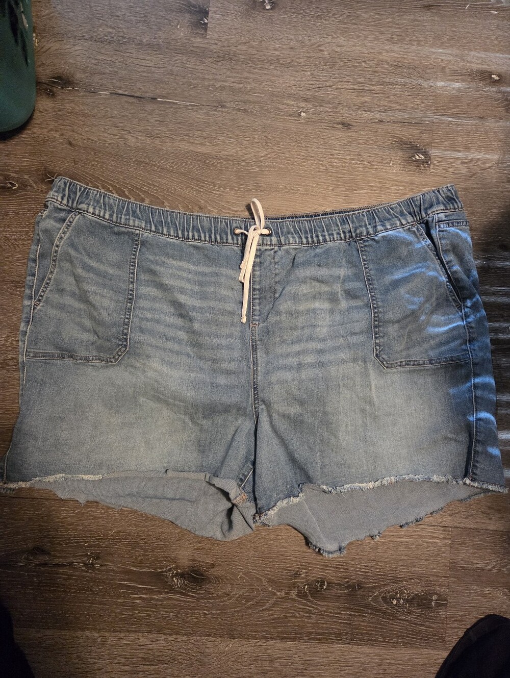 Torrid Denim Cutoff Shorts – Size 5 / 30W